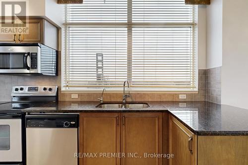 Ph07 - 9225 Jane Street, Vaughan, ON - Indoor Photo Showing Kitchen With Double Sink