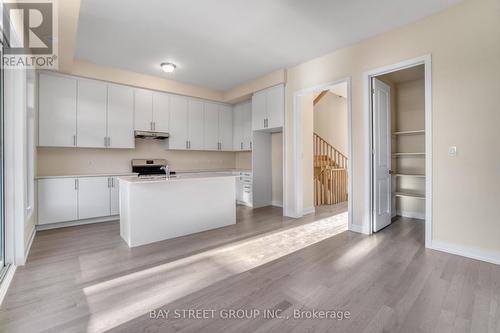 3045 Meadowridge Drive, Oakville, ON - Indoor Photo Showing Kitchen