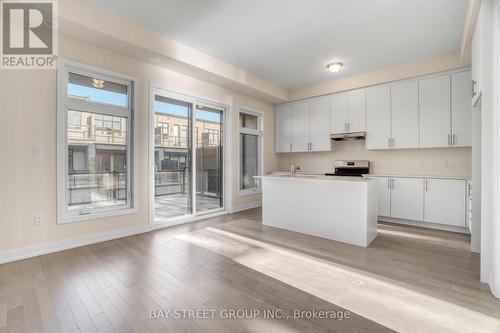 3045 Meadowridge Drive, Oakville, ON - Indoor Photo Showing Kitchen