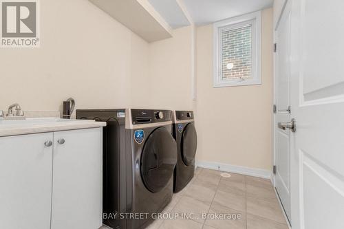 3045 Meadowridge Drive, Oakville, ON - Indoor Photo Showing Laundry Room