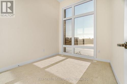 3045 Meadowridge Drive, Oakville, ON - Indoor Photo Showing Other Room