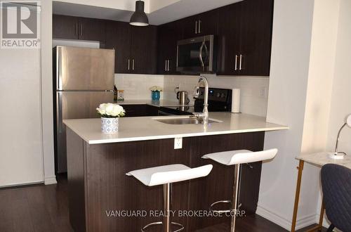 20 - 150 Long Branch Avenue, Toronto, ON - Indoor Photo Showing Kitchen