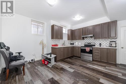 20 Foothills Crescent, Brampton, ON - Indoor Photo Showing Kitchen