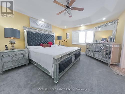 584 Pinery Trail, Waterloo, ON - Indoor Photo Showing Bedroom