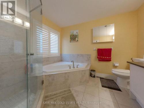 584 Pinery Trail, Waterloo, ON - Indoor Photo Showing Bathroom