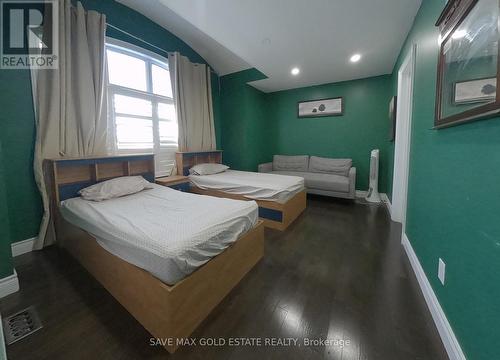 584 Pinery Trail, Waterloo, ON - Indoor Photo Showing Bedroom