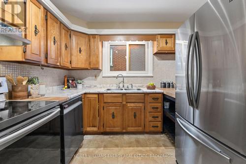 66 Quebec Street, Oshawa (Central), ON - Indoor Photo Showing Kitchen With Stainless Steel Kitchen With Double Sink