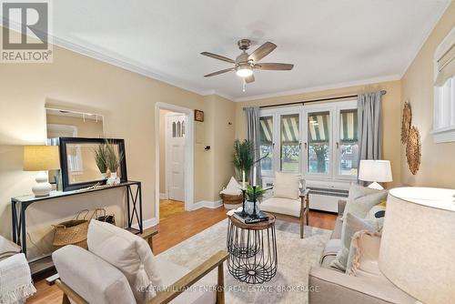 66 Quebec Street, Oshawa (Central), ON - Indoor Photo Showing Living Room