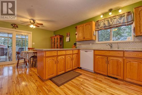 1355 Kallyn Road, Williams Lake, BC - Indoor Photo Showing Kitchen