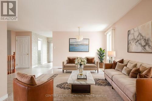 2278 Wintergreen Trail, Peterborough (Monaghan), ON - Indoor Photo Showing Living Room