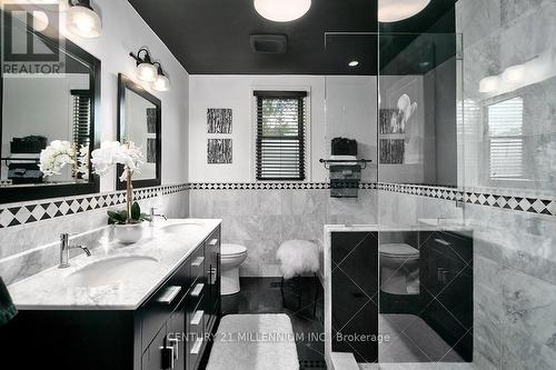 131 Old Mosley Street, Wasaga Beach, ON - Indoor Photo Showing Bathroom