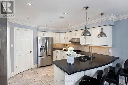 1209 Bowman Drive, Oakville, ON - Indoor Photo Showing Kitchen With Double Sink With Upgraded Kitchen