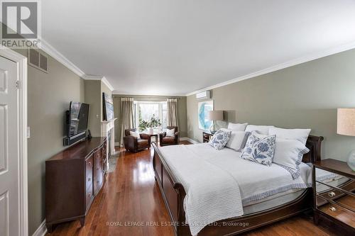 1209 Bowman Drive, Oakville, ON - Indoor Photo Showing Bedroom