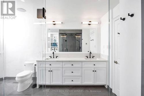 1209 Bowman Drive, Oakville, ON - Indoor Photo Showing Bathroom