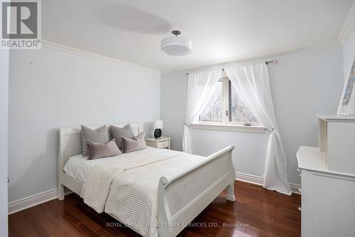 1209 Bowman Drive, Oakville, ON - Indoor Photo Showing Bedroom