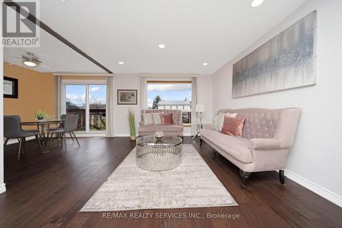 45 Griselda Crescent N, Brampton, ON - Indoor Photo Showing Living Room