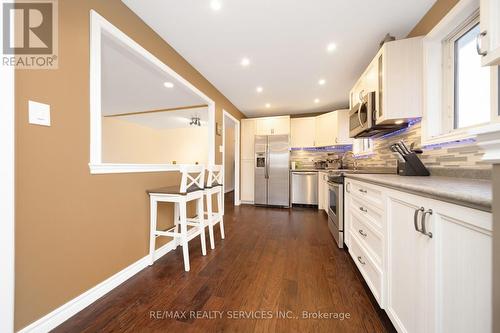 45 Griselda Crescent N, Brampton, ON - Indoor Photo Showing Kitchen