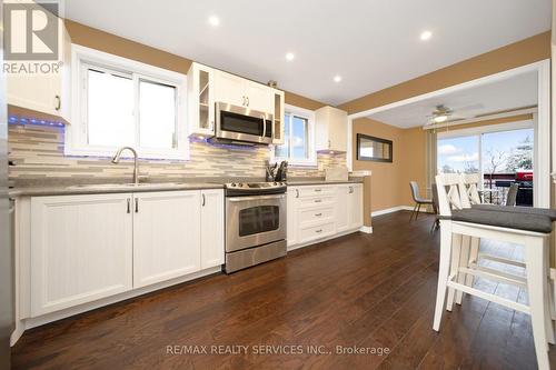 45 Griselda Crescent N, Brampton, ON - Indoor Photo Showing Kitchen