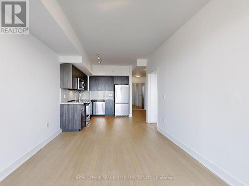 4620 - 30 Shore Breeze Drive, Toronto, ON - Indoor Photo Showing Kitchen