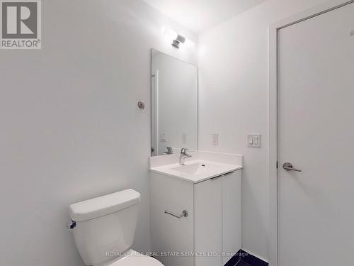 4620 - 30 Shore Breeze Drive, Toronto, ON - Indoor Photo Showing Bathroom