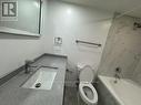 1409 - 350 Webb Drive, Mississauga, ON  - Indoor Photo Showing Bathroom 