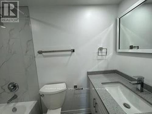 1409 - 350 Webb Drive, Mississauga, ON - Indoor Photo Showing Bathroom