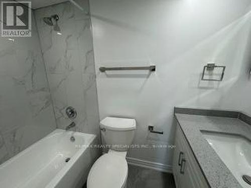 1409 - 350 Webb Drive, Mississauga, ON - Indoor Photo Showing Bathroom