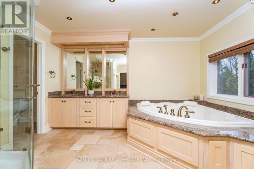 5114 Forest Hill Drive, Mississauga, ON - Indoor Photo Showing Bathroom