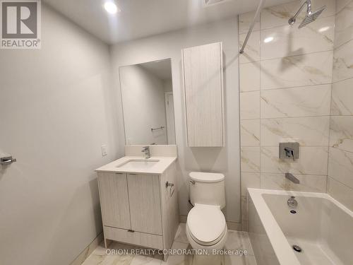 1302 - 4130 Parkside Village Drive, Mississauga, ON - Indoor Photo Showing Bathroom