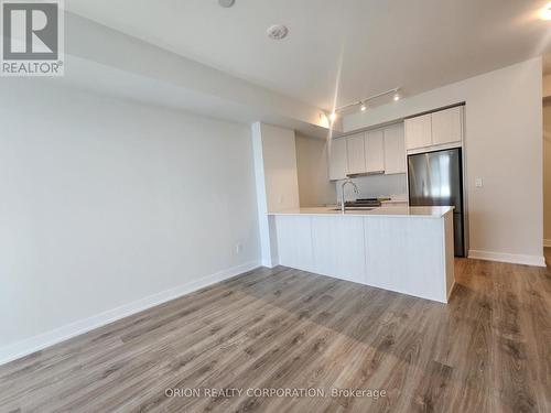 1302 - 4130 Parkside Village Drive, Mississauga, ON - Indoor Photo Showing Kitchen