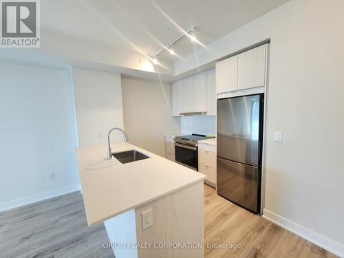 1302 - 4130 Parkside Village Drive, Mississauga, ON - Indoor Photo Showing Kitchen