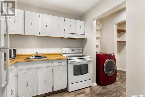 B 62 Nollet Avenue, Regina, SK - Indoor Photo Showing Laundry Room