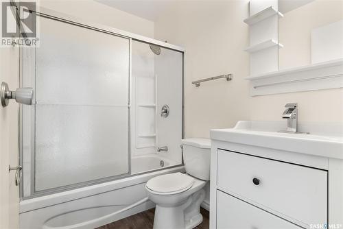 B 62 Nollet Avenue, Regina, SK - Indoor Photo Showing Bathroom