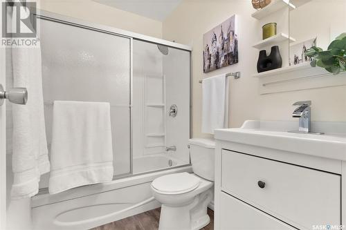 B 62 Nollet Avenue, Regina, SK - Indoor Photo Showing Bathroom