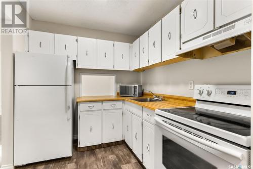 B 62 Nollet Avenue, Regina, SK - Indoor Photo Showing Kitchen