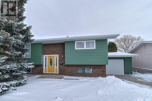 1340 Princess Crescent, Moose Jaw, SK - Outdoor