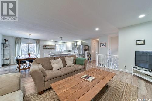 1340 Princess Crescent, Moose Jaw, SK - Indoor Photo Showing Living Room