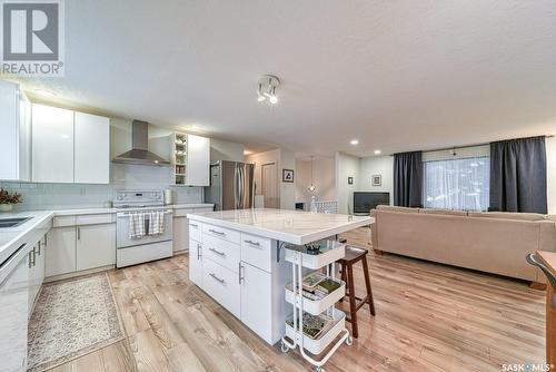 1340 Princess Crescent, Moose Jaw, SK - Indoor Photo Showing Kitchen