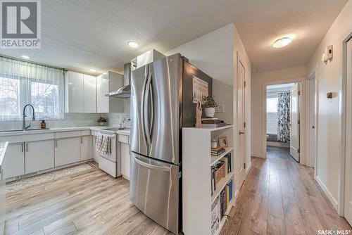 1340 Princess Crescent, Moose Jaw, SK - Indoor Photo Showing Kitchen