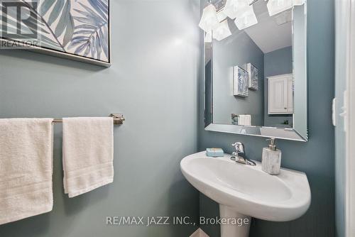 547 Shaftsbury Street, Oshawa (Eastdale), ON - Indoor Photo Showing Bathroom