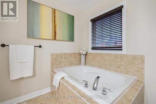 547 Shaftsbury Street, Oshawa (Eastdale), ON - Indoor Photo Showing Bathroom