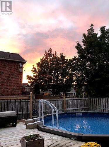 547 Shaftsbury Street, Oshawa (Eastdale), ON - Outdoor With Above Ground Pool