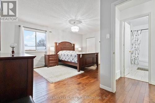 162 Chesley Avenue, London, ON - Indoor Photo Showing Bedroom