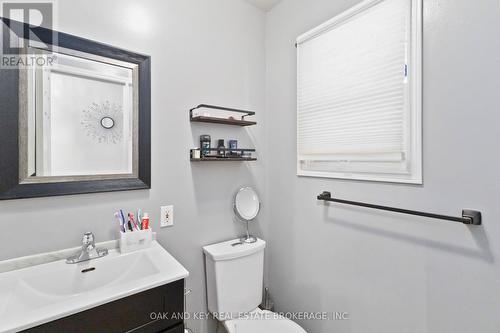 162 Chesley Avenue, London, ON - Indoor Photo Showing Bathroom