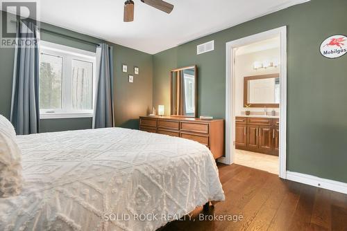 523 Stewartville Road, Mcnab/Braeside, ON - Indoor Photo Showing Bedroom