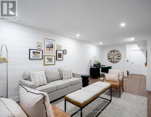 619 Keatons Way, North Grenville, ON - Indoor Photo Showing Living Room