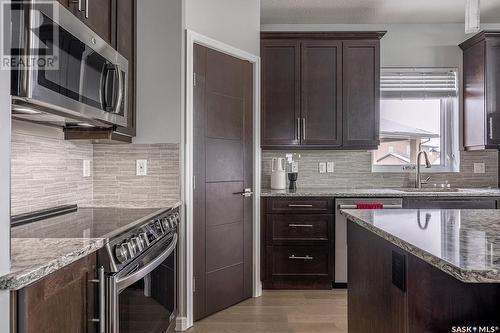 526 Gillies Cove, Saskatoon, SK - Indoor Photo Showing Kitchen With Upgraded Kitchen