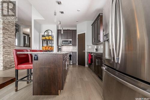 526 Gillies Cove, Saskatoon, SK - Indoor Photo Showing Kitchen With Upgraded Kitchen