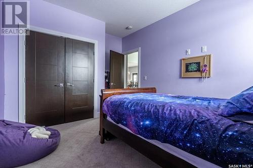 526 Gillies Cove, Saskatoon, SK - Indoor Photo Showing Bedroom