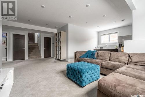 526 Gillies Cove, Saskatoon, SK - Indoor Photo Showing Living Room